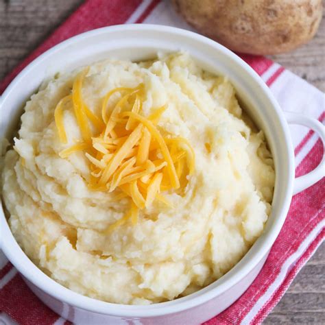 Cheesy Garlic Crock Pot Mashed Potatoes Recipe Lil Luna