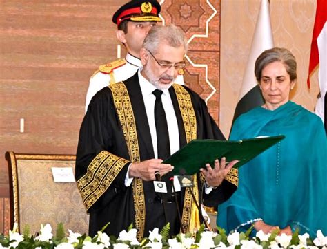 CJP Qazi Faez Isa takes oath with wife by his side - PakProfile