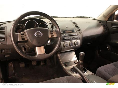 2005 Nissan altima interior light