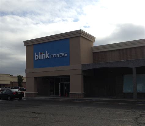 blink fitness journal square