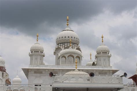 From Delhi Private Taj Mahal Agra Fort And Guru Ka Tal Day Trip