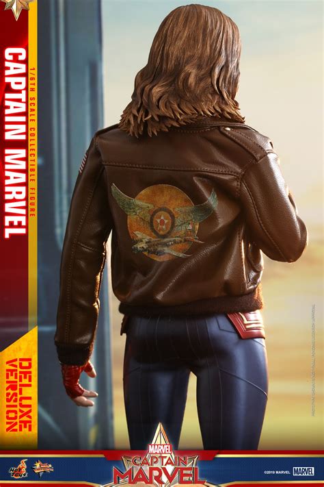 Captain Marvel Hot Toy Figure Revealed Comic Book Movies And Superhero Movie News Superherohype
