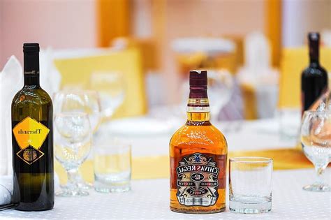 whiskey, alcohol, brandy, drink, glass, alcoholic, bar, bottle, party