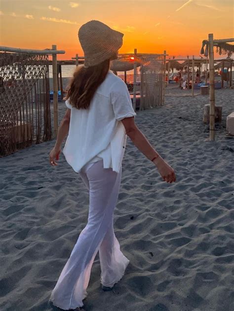 Za Marijom Karan U Crnoj Gori Nema Ko Se Nije Okrenuo Providne Pantalone Bikini I Preko Samo