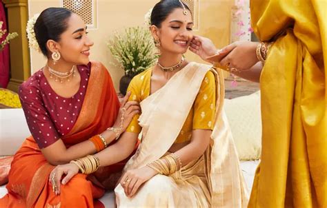 Wallpaper Girl Hot Sexy Fashion Eyes Smile Beautiful Figure For Mobile And Desktop