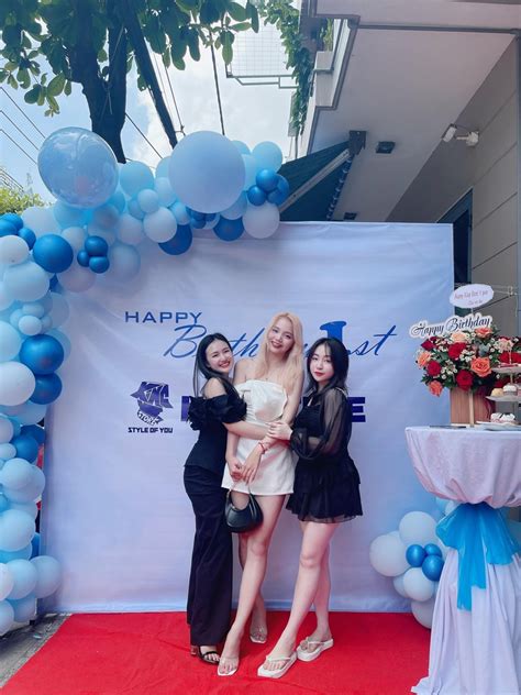 N Doanh Nh N Tr L Hot Tiktoker Thu H T L Ng Ng I Theo D I L N Tr N Tiktok