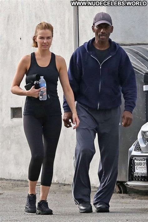 Lara Worthington Los Angeles Celebrity Paparazzi Posing Hot Los Nude