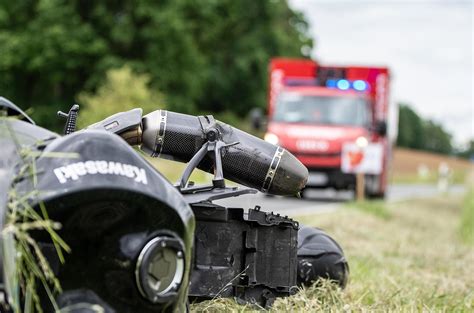 Schwerer Motorradunfall Im Landkreis Forchheim Biker Bei Fronhof