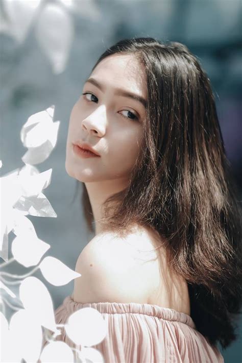 H I Con Lai Ang Hot Nh T Tr N Mxh To N L G Ng M T N I B T Trong V Tr Hot Girl C Ng I