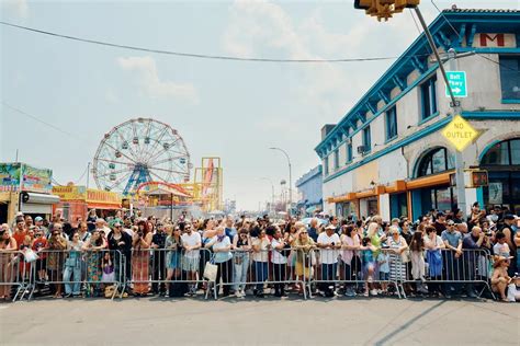 Meet The Folks Behind The Coney Island Mermaid Parade