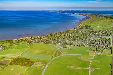 Luftbild Sylt Ortsansicht an der Meeres Küste in Keitum auf der Insel