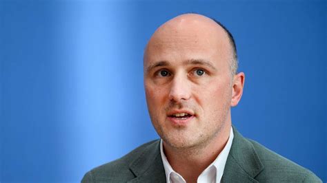 Schutz queerer Menschen Lehmann fordert Grundgesetzänderung