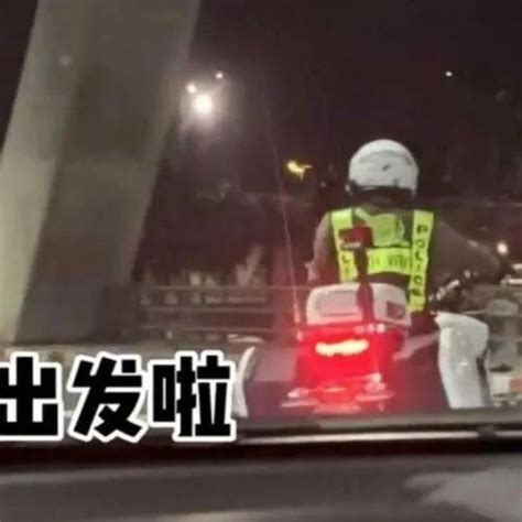 中国女游客在泰国买到警车接机服务？泰国旅警：严肃调查！泰国中国新浪新闻