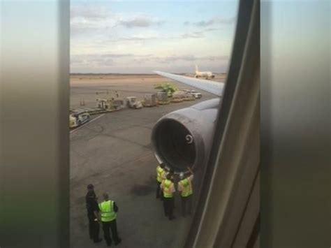 Avión De United Aterriza De Emergencia Por Ingesta De Ave En Motor