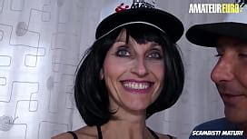 Emma Valente Fingered Licked Fucked In Her Old Pussy SCAMBISTI MATURI XNXX