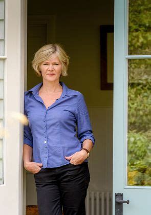 Hot Sexy Clare Holman Bikini Pics