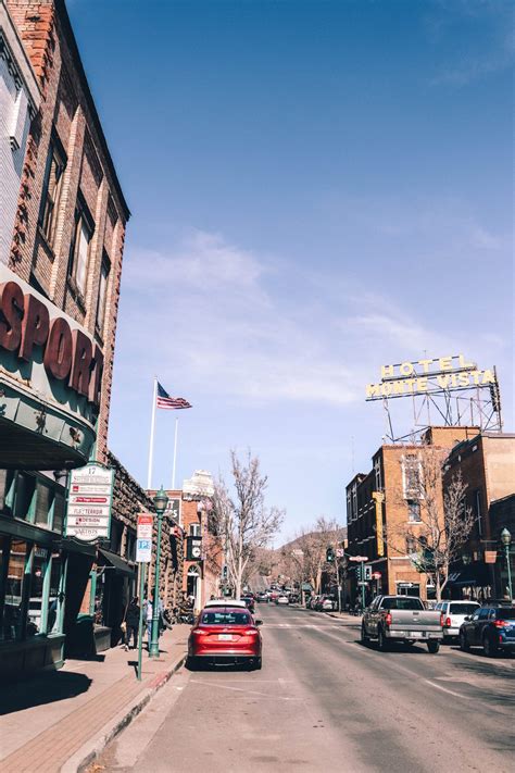 Free haunted walking tour of Historic Downtown Flagstaff - Simply Wander