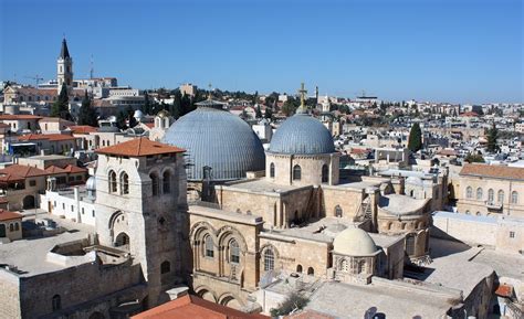 ‘National emergency’: Huge fires rage around Jerusalem; European