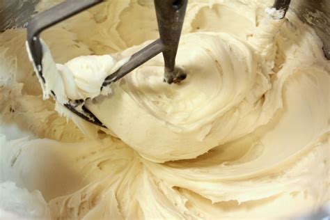 Cara Membuat Butter Cream Sederhana Tanpa Mixer Untuk Roti Dan Kue