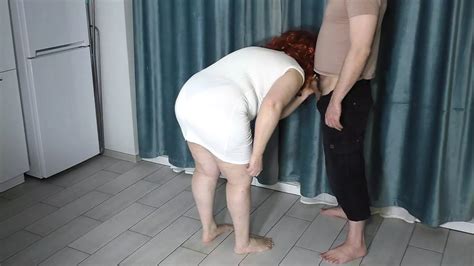 Breite Hüften und schmale Taille einer reifen MILF Analsex mit dickem Arsch xHamster