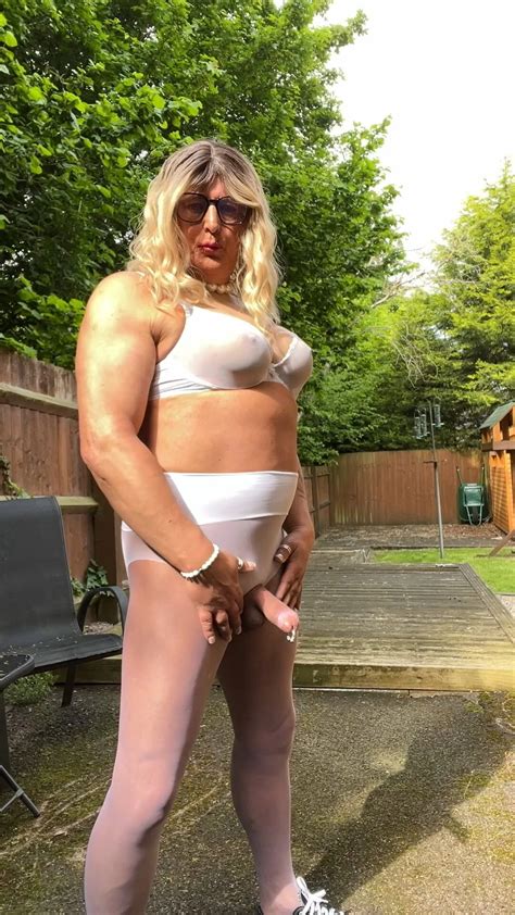 Amateur Crossdresser Kellycd Sexy Milf In The Woods Nude Pics