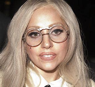 Gaga Poses Nude Crunchy Views