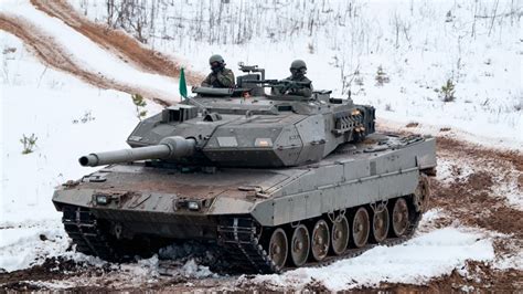 leopard  battle tank