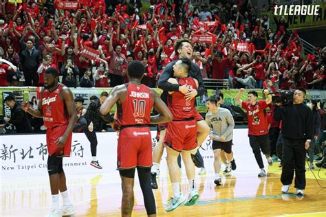 《t1 League》「當機一節半」 中信特攻葬送領先遭逆轉 台新戰神首闖冠軍賽 台灣職籃 籃球 運動視界 Sports Vision