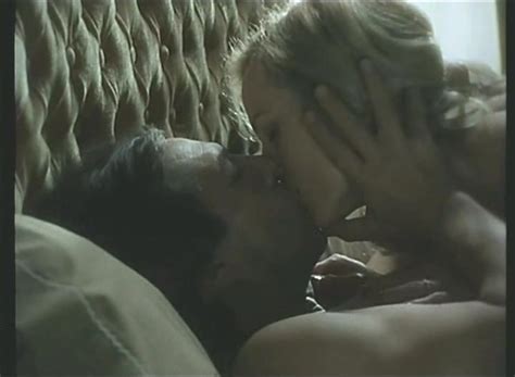 Naked Roxanne Bach In La Huella Del Crimen Jarabo