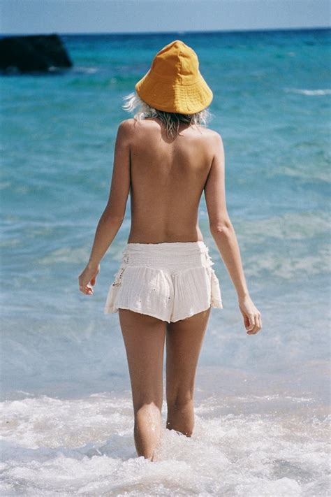 Julia Almendra Naked 33 Photos TheFappening