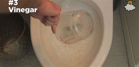 Как быстро почистить туалет?