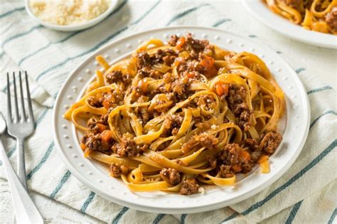 Макароны болоньезе: рецепт приготовления от Шефмаркет