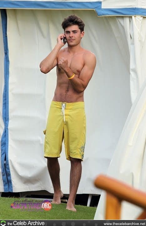Naked And Hot Men Zac Efron