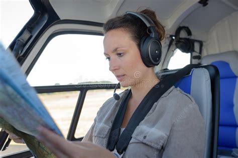 Mapa De La Lectura Del Piloto Del Helic Ptero De La Mujer Foto De