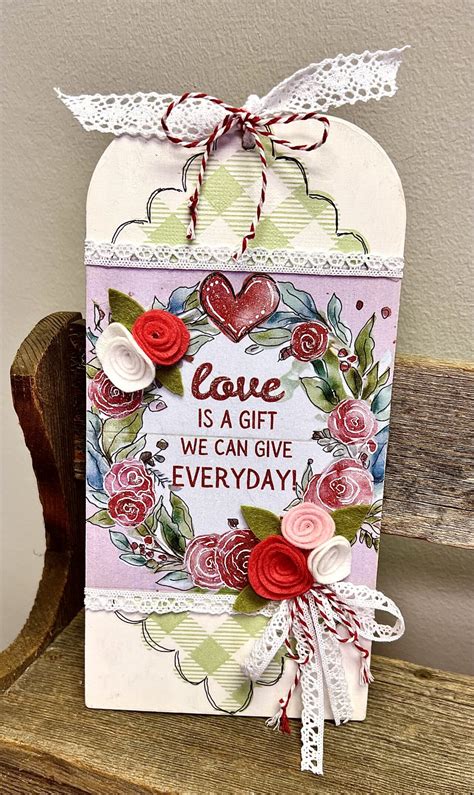 How to Make a Wooden Shiplap Valentine’s Tag with Napkin Art | Miss