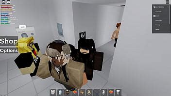 ROBLOX Girl es FOLLADA en un baño público ARRIESGADO XVIDEOS