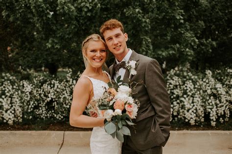 Des Moines Simple Church Wedding - Be Still Photo Co.