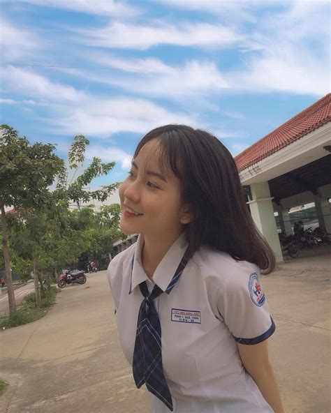 Loạt nữ sinh hot nhất nhì THPT Bình Hưng Hoà TP HCM Xinh đẹp và vóc dáng cực nổi bật