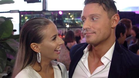 Så kjæresten ha sex med en annen dame på TV Kvalmt YouTube