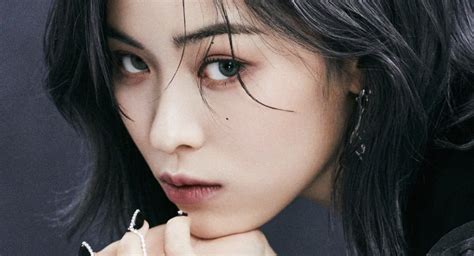 itzys ryujin strikes  dynamic pose    individual teaser