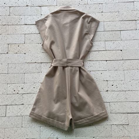 Macaquinho Piquet Golinha E Amarra O Luxo Nude Dondoca Moda Feminina