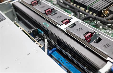 HPE ProLiant DL560 Gen11 评测 闭环液体冷却 StorageReview