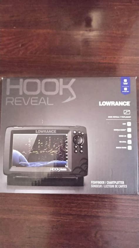 Lowrance Hook Reveal Tripleshot Fishfinder Chartplotter With