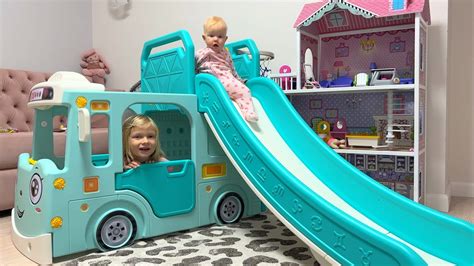 СОФИЯ СОБРАЛА ГОРКУ ДЛЯ МАЛЕНЬКОЙ СЕСТРЫ. СОФУНЬЯ ШАЛУНЬЯ - YouTube