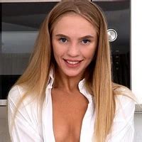 Solo Hottie Mila Ray And Vickie Gold In Wild Lesbian Action In K Xhamster