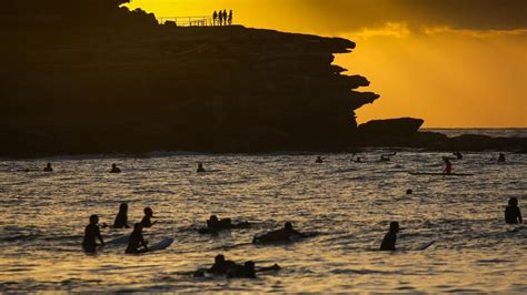Bondi Beach Spencer Tunick Prepares For Mass Naked Artwork Daily