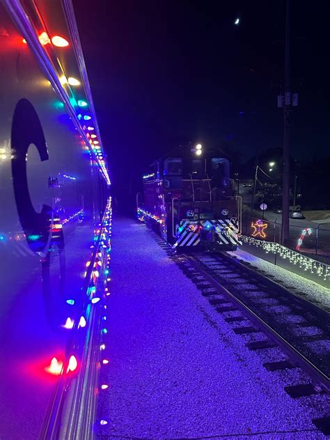 Magical December Holiday Train Rides Await!