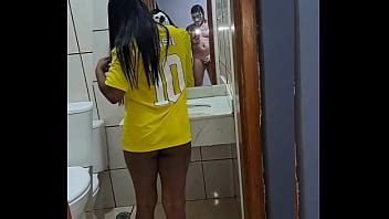 APRIETE LA POLLA A CASADO CUANDO LA MUJER SALIO A VER LA COPA Le Di El Culo XVIDEOS