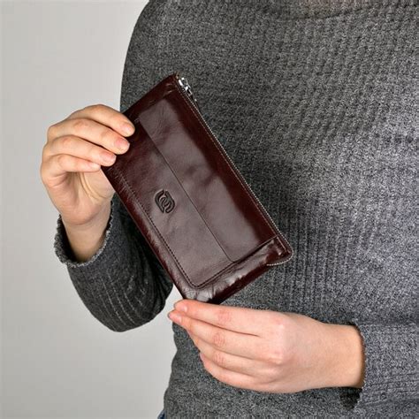 Francesco Molinary — итальянский бренд сумок
