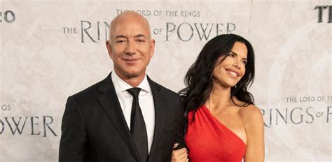 Jeff Bezos Lauren Sanchez Engaged After 5 Years Of Dating Report